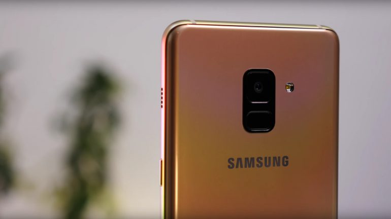 Смартфоны Samsung Galaxy A8 (2018) и A8+ (2018) сравнили друг с другом в новом видео