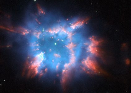 Телескоп Hubble запечатлел «праздничный фейерверк» в космосе