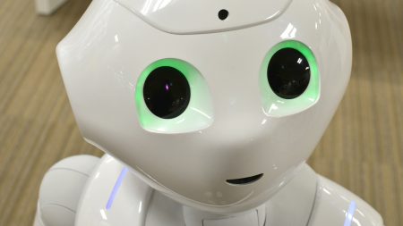 Создатель человекоподобного робота Софии рассказал о своем видении будущего ИИ