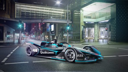 FIA показала официальные фотографии электрического болида Formula E второго поколения с новым дизайном и удвоенным запасом хода