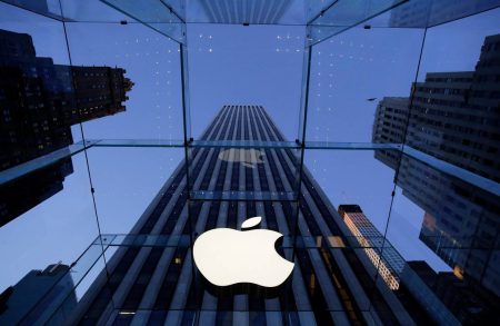 Apple вернет в США иностранный капитал, заплатив крупнейший в истории налог (около $38 млрд), построит новый кампус и создаст более 20 000 новых рабочих мест