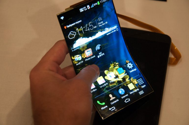 Sony договорилась с LG Display о поставках гибких OLED-матриц, разработка первого сгибаемого смартфона японского бренда уже ведется