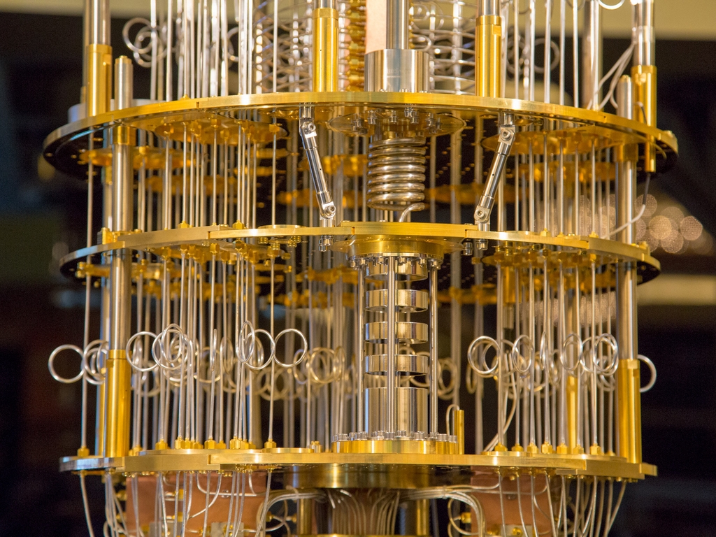 Вот так выглядит 50-кубитный квантовый компьютер IBM