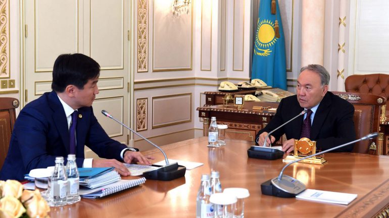 Президент Казахстана заявил, что в крупнейших городах страны Алматы и Астане будут ездить только на электромобилях