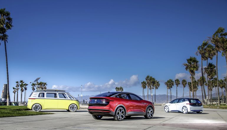 В Volkswagen рассказали, что электрический кроссовер I.D. CROZZ с мощностью 300 л.с. и запасом хода 500 км будет стоить от $30 тыс.