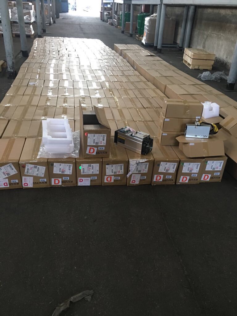 В «Борисполе» задержали 200 единиц оборудования для майнинга, которое пытались ввезти в Украину по заниженной стоимости