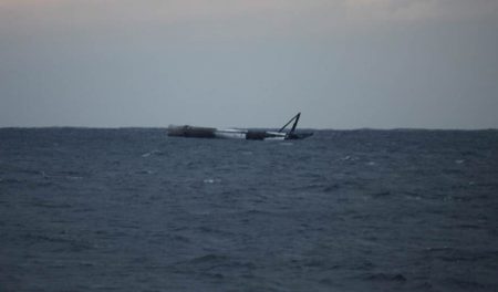 Ракета SpaceX Falcon 9 миссии SES-16/GovSat-1 уцелела после падения в Атлантическом океане