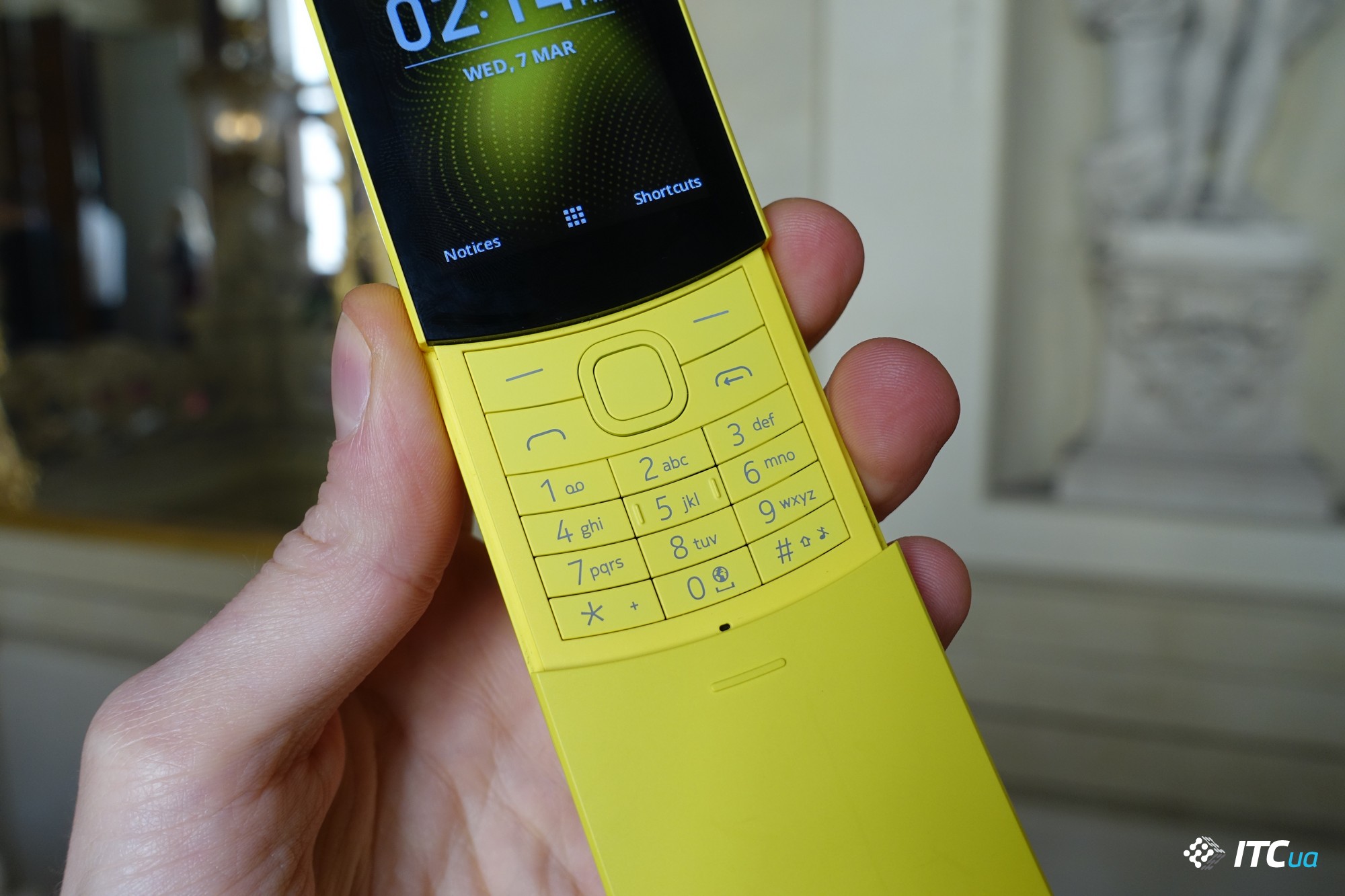 Первый взгляд на «банан» Nokia 8110 4G и Nokia 1