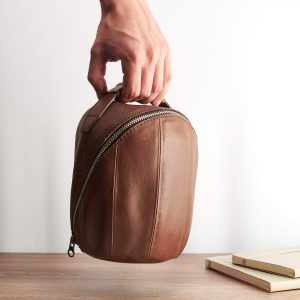 90-долларовая кожаная сумка-чехол Capra Leather для переноски домашней колонки Apple HomePod