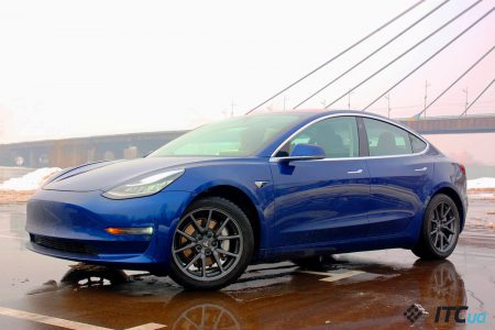 Первые впечатления за рулем первой Tesla Model 3
