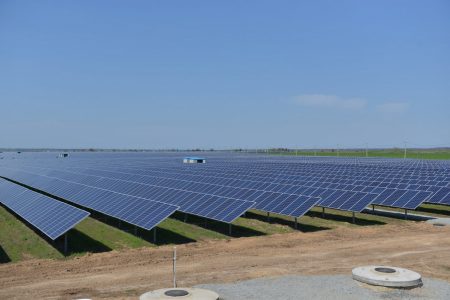 В Запорожской области запущена первая очередь крупнейшей в Украине солнечной электростанции