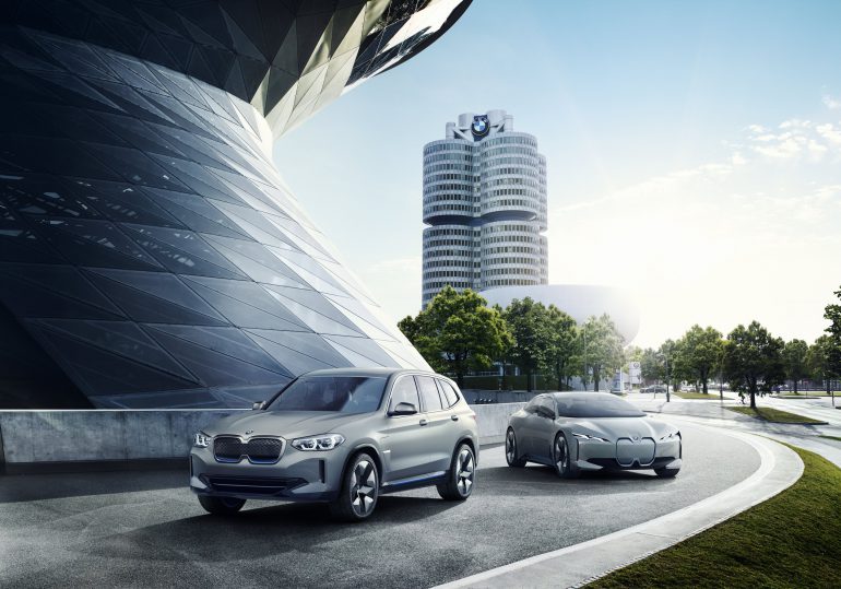 BMW представила свой первый электрокроссовер BMW Concept iX3 с мощностью 270 л.с., батареей 70 кВтч и запасом хода 400 км (серийная версия выйдет к 2020 году)