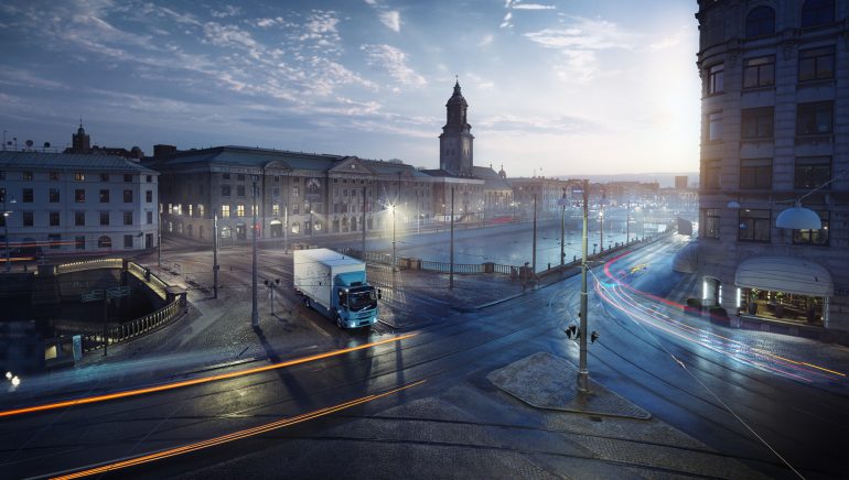 Volvo представила свой первый электрический грузовик Volvo FL Electric с батареей на 100-300 кВтч и запасом хода до 300 км