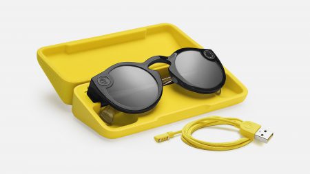 Второе поколение умных очков Snapchat Spectacles со встроенной камерой получило защиту от воды и стоит $150