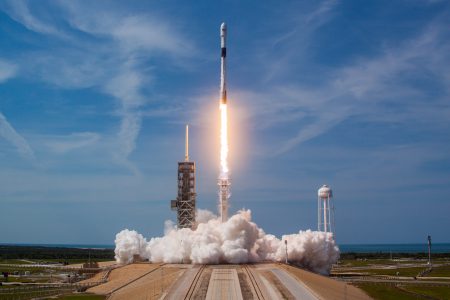 Недавно запущенная модификация Falcon 9 Block 5 не являлась окончательным вариантом для пилотируемых миссий. Ракета еще должна получить новые баки наддува высокого давления (COPV)