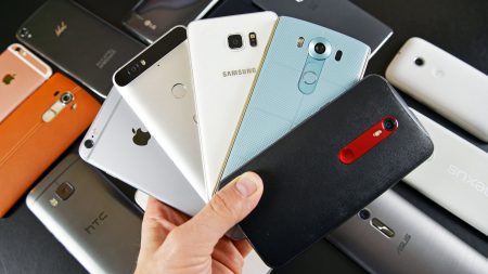IDC: Мировые продажи смартфонов в первом квартале упали на 2,9%, производители смогли поставить на рынок всего 334,3 млн устройств