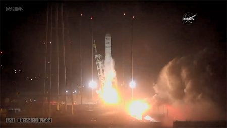 Orbital ATK успешно запустила ракету Antares, первую ступень которой разработали и создали в Украине