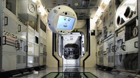 SpaceX отправила на МКС робота-помощника CIMON с системой ИИ IBM Watson