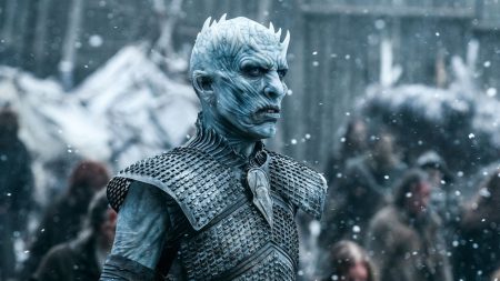 HBO утвердила первый приквел-сериал по вселенной Game of Thrones. Авторами выступят Джордж Мартин и Джейн Голдман, а действия будут развиваться в «Эру Героев» за тысячелетия до «Игры престолов»