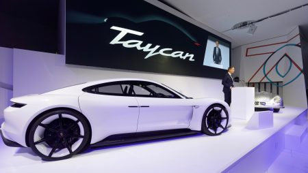 Официально: Серийная версия электромобиля Porsche Mission E будет называться Porsche Taycan, что переводится как «жизнерадостный жеребец»