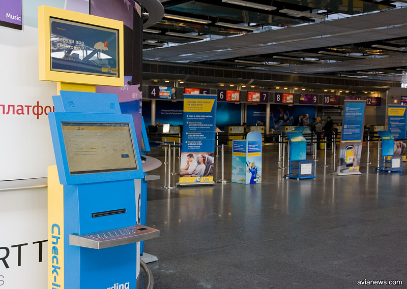 С 15 июня МАУ повышает плату за распечатку посадочного талона в аэропорту с 10 до 15 евро