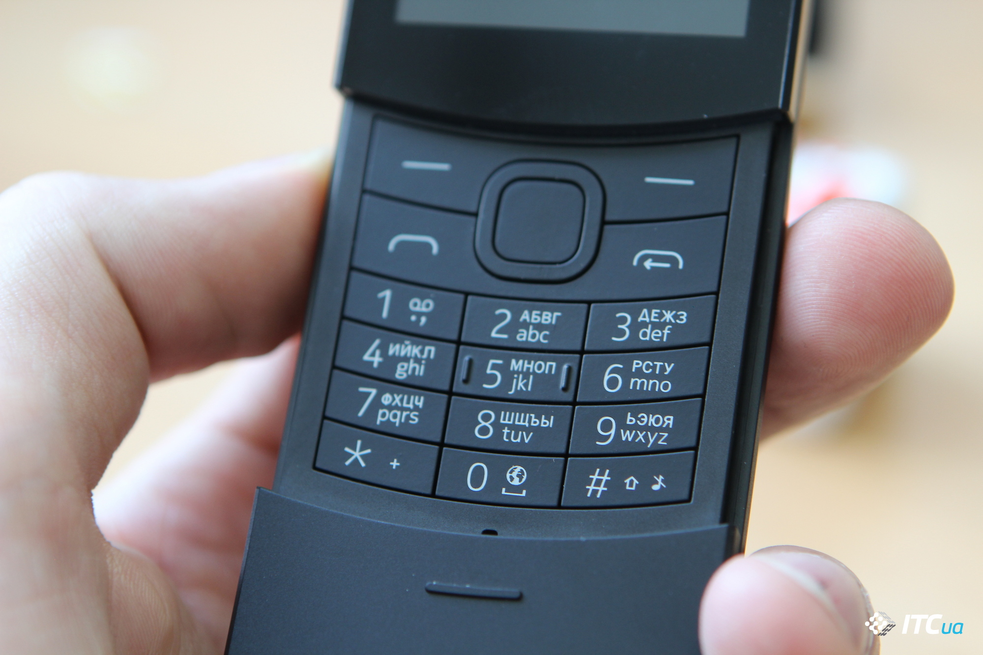 Nokia 8110 4G клавиатура