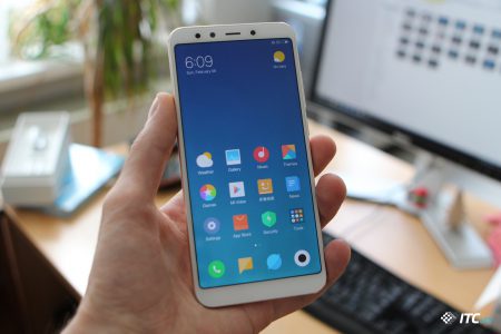 ОБНОВЛЕНО: Раскрыты характеристики и цены смартфона Xiaomi POCOPHONE F1