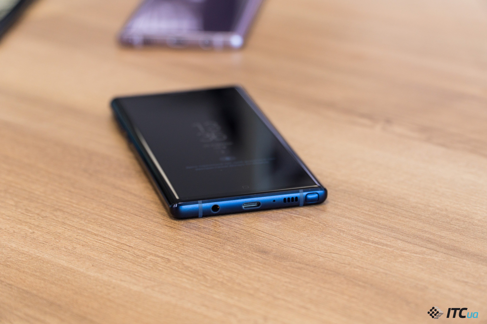 Первый взгляд на смартфон Samsung Galaxy Note9