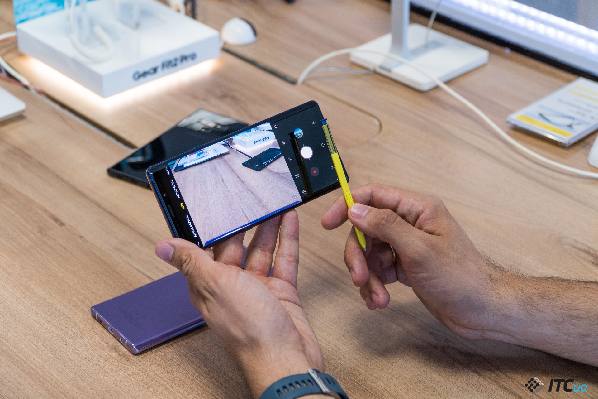 Первый взгляд на смартфон Samsung Galaxy Note9