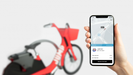 Сервис заказа такси Uber намерен частично переключиться на велосипеды и самокаты