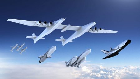 Stratolaunch, помимо крупнейшего в мире самолёта, планирует создать ракеты-носители и космоплан для доставки грузов и людей на орбиту