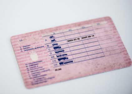 В Дании хотят перевести водительское удостоверение в цифровой вид и работать с ним через приложение на смартфоне