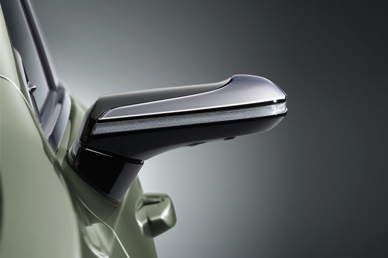 Первым серийным автомобилем с виртуальными наружными зеркалами станет Lexus ES, но продаваться он будет только в Японии