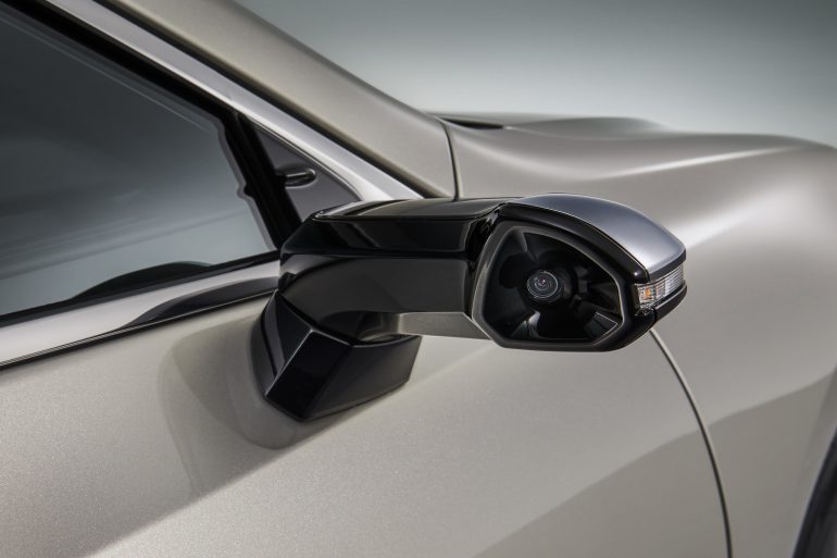 Первым серийным автомобилем с виртуальными наружными зеркалами станет Lexus ES, но продаваться он будет только в Японии