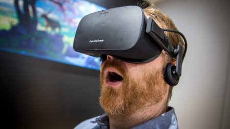 Нейросеть помогла VR-гарнитуре сэкономить трафик при просмотре видео