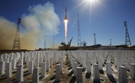 «Случайное повреждение ракеты при сборке» – наиболее вероятная причина недавней аварии «Союза»