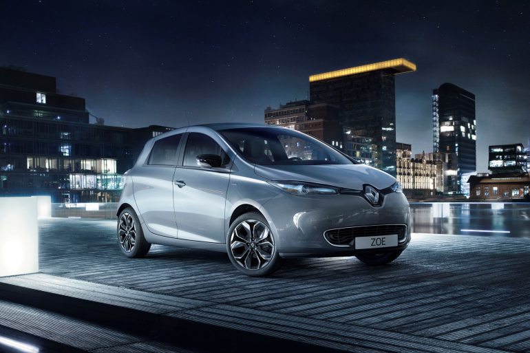 Следующим серийным электромобилем Renault станет кроссовер C-класса на основе Kadjar с запасом хода более 500 км. Модель выйдет в 2022 году, собирать ее будут во Франции