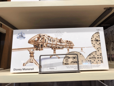 Украинская компания Ugears начала продавать свои деревянные 3D-конструкторы в магазинах Disney