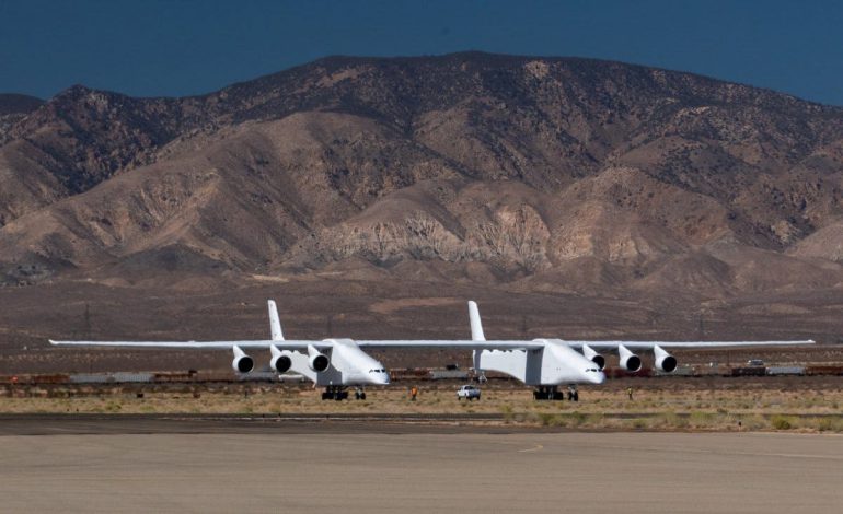 Stratolaunch, самый длиннокрылый самолет в мире, разогнался до 145 км/ч в ходе испытаний