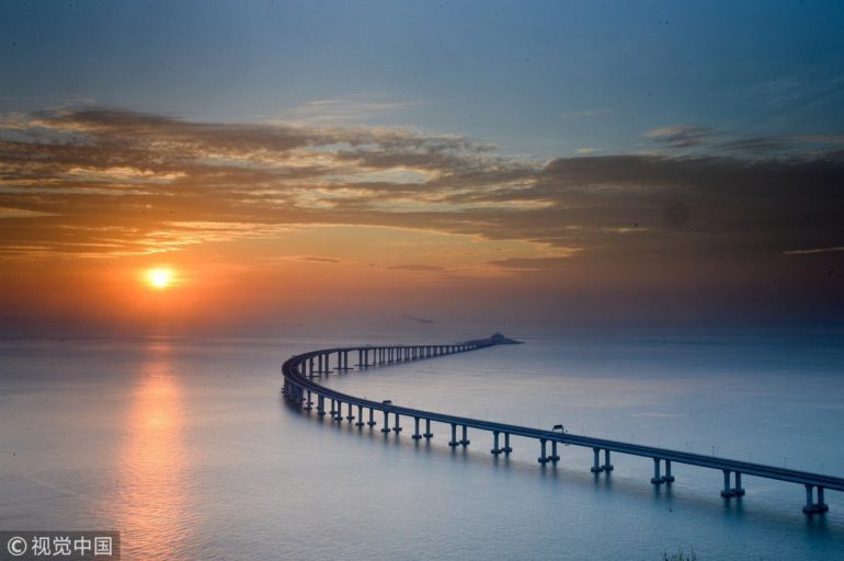 В Китае открыли самый длинный морской мост в мире