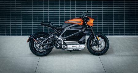 Harley-Davidson показала свой первый электрический мотоцикл LiveWire, старт продаж намечен на 2019 год