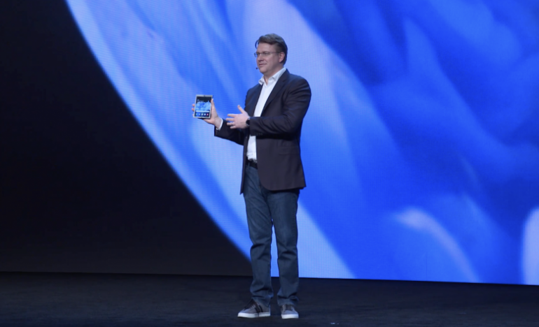 Samsung показала складной смартфон с гибким экраном Infinity Flex Display [Обновлено: стали известны характеристики дисплеев]