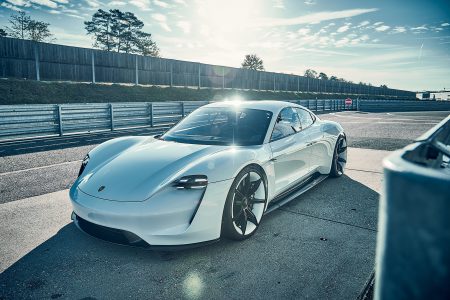 Инсайд: Топовую версию электромобиля Porsche Taycan назовут «Taycan Turbo», ее стоимость составит от $130 тыс. и выше