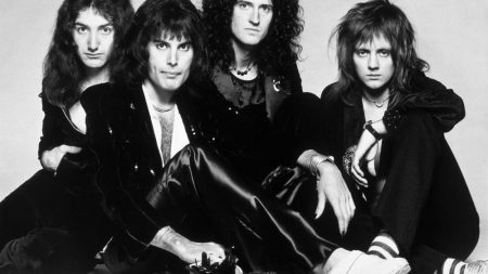 «Bohemian Rhapsody» группы Queen установила рекорд по прослушиваниям на стриминг сервисах и стала самой популярной песней XX века