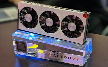 Подробные характеристики видеокарты AMD Radeon VII: частоты 1450-1750 МГц для GPU, TDP 300 Вт и отсутствие разъема USB-C (VirtualLink)