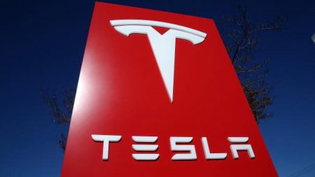 Tesla уволит 7% сотрудников для сокращения расходов