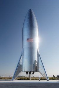 Маск показал готовый экспериментальный космический корабль SpaceX Starship. Его первый «прыжок» состоится в ближайшие два месяца