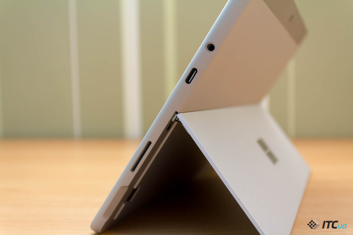 Surface Go — обзор планшета Microsoft
