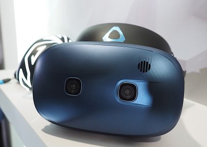HTC Vive Cosmos — следующее поколение гарнитуры виртуальной реальности компании. Она будет работать как с ПК, так и со смартфонами