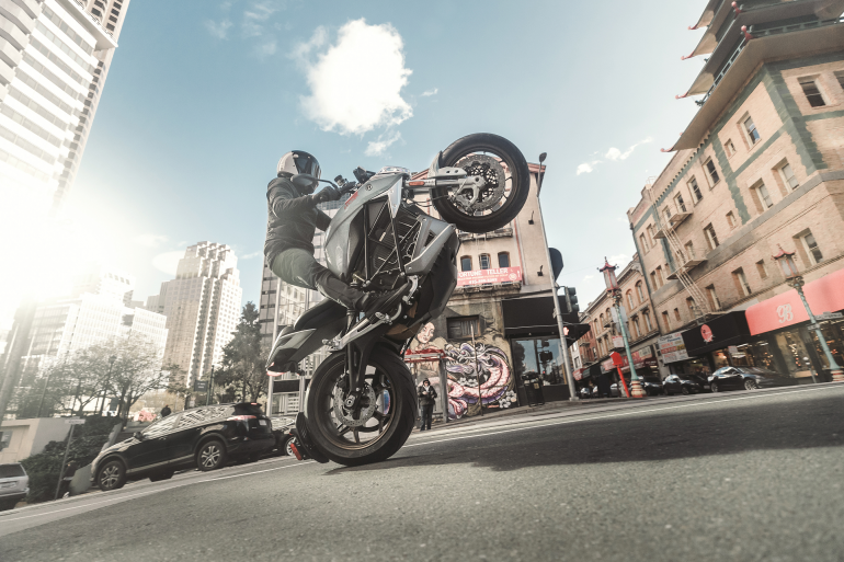 Калифорнийская компания Zero Motorcycles представила электромотоцикл SR/F